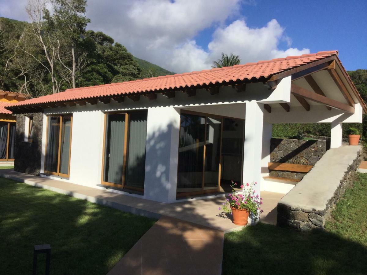 Villas Casteletes Urzelina المظهر الخارجي الصورة